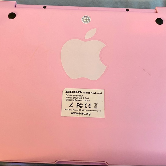 EUC IPad Mini 2 w/attached Bluetooth Keyboard - Picture 4 of 5